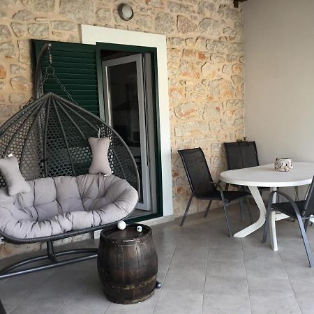 Stein Haus Villa Pirovac Exteriör bild
