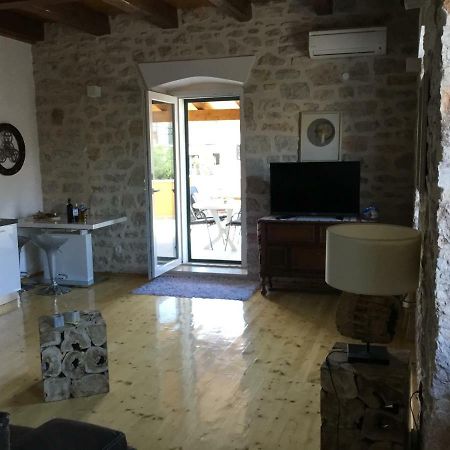 Stein Haus Villa Pirovac Exteriör bild