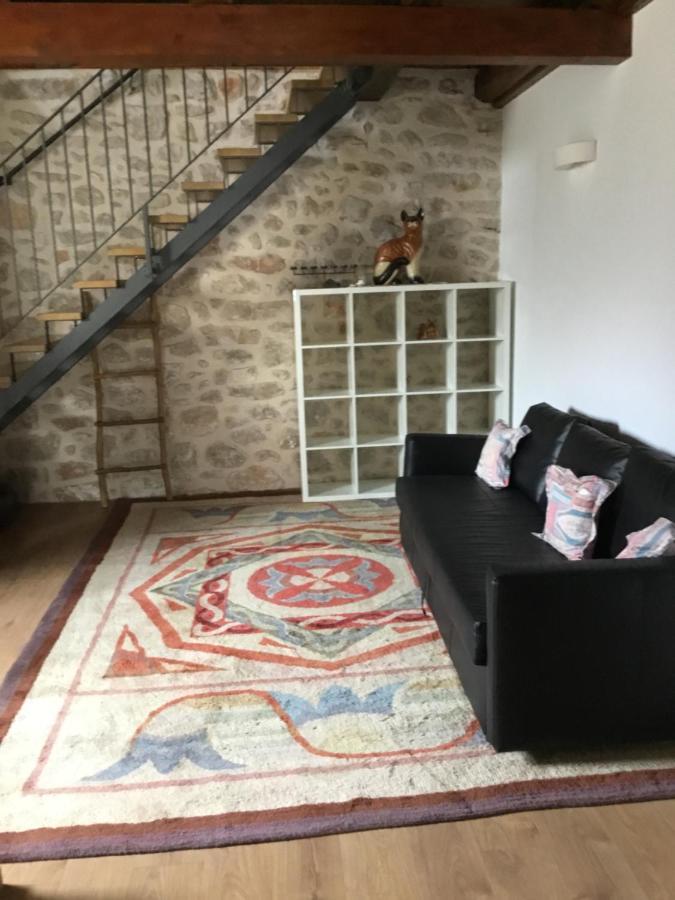 Stein Haus Villa Pirovac Exteriör bild
