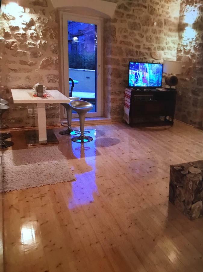Stein Haus Villa Pirovac Exteriör bild